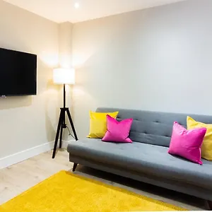Guestready - Encantando O 2br No Newmarket Hall Apartment